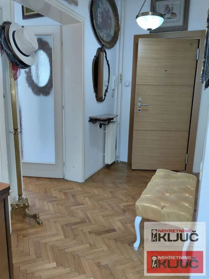 Prodaja, dvosoban stan, 59m², Centar, Novi Sad