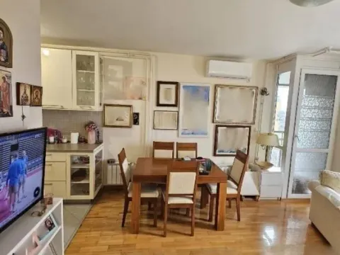 Prodaja, jednosoban stan, 43m², Novi Beograd Blok 72, Novi Beograd Sve Podlokacije - image 2