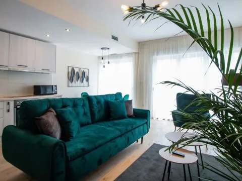 Prodaja, dvosoban stan, 75m², Dobrota, Kotor - image 3