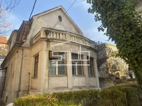 Izdavanje, kuća, 312m², Vračar Hram, Vračar Sve Podlokacije - image 12
