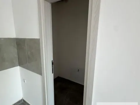 Prodaja, trosoban stan, 67m², Centar, Stara Pazova - image 4