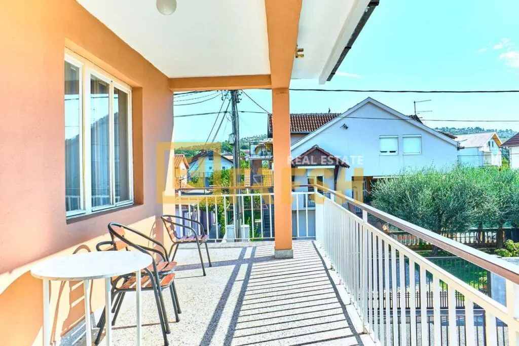 Prodaja, kuća, 180m², Tološi, Podgorica