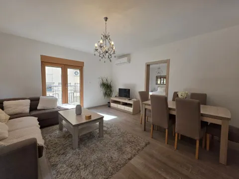 Prodaja, jednosoban stan, 74m², Pržno, Budva