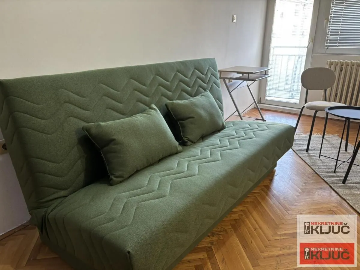 Izdavanje, garsonjera, 23m², Bulevar Oslobodjenja, Novi Sad Sve Podlokacije