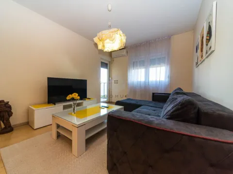 Izdavanje, jednosoban stan, 49m², City Kvart, Podgorica - image 2