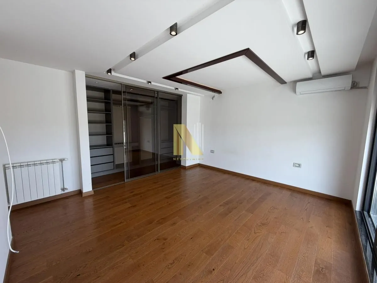 Izdavanje, stan, 240m², Telep, Novi Sad Sve Podlokacije