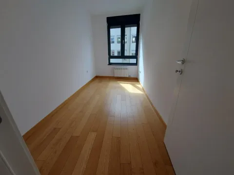 Izdavanje, stan, 84m², Kalenić Pijaca, Vračar Sve Podlokacije - image 5