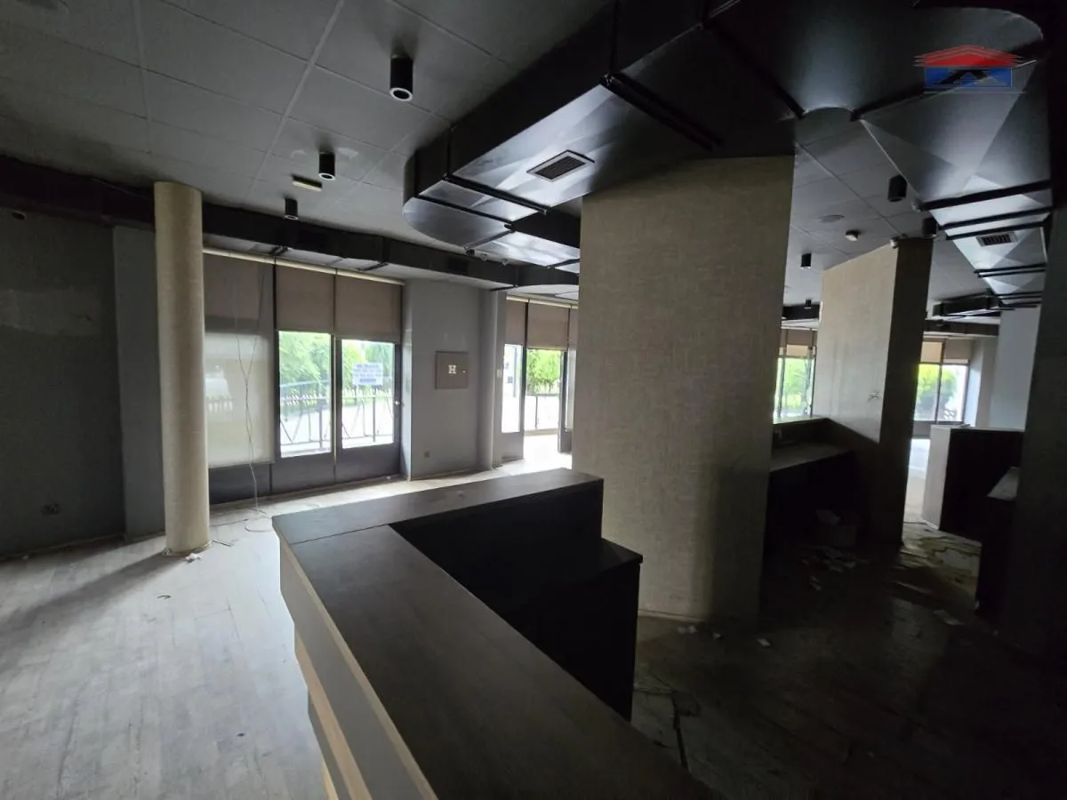 Rent, office space, 246m², Železnička Stanica, Novi Sad Sve Podlokacije