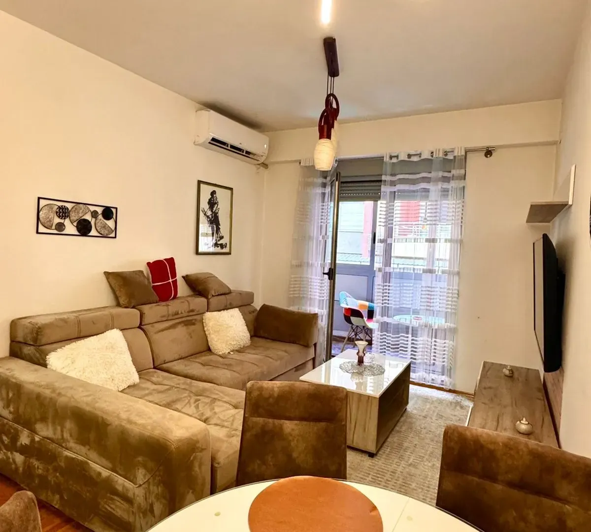 Izdavanje, dvosoban stan, 60m², Krivi Most, Podgorica