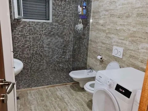 Izdavanje, kuća, 150m², Grbe, Danilovgrad - image 9