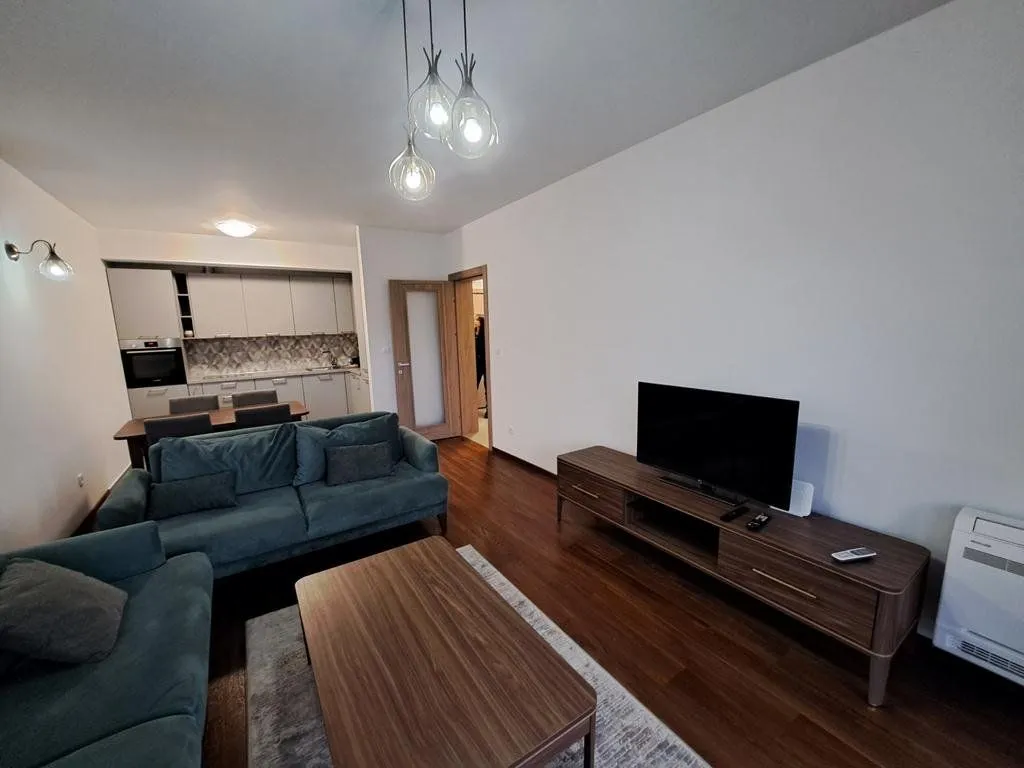 Izdavanje, dvosoban stan, 75m², Master Kvart, Podgorica
