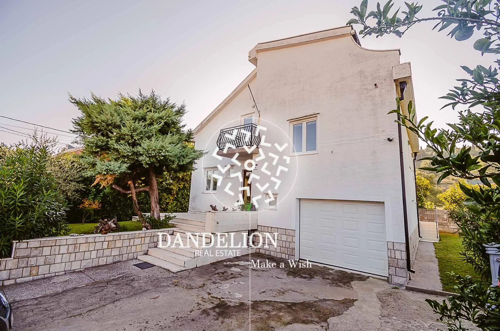 Rent, house, 250m², Zagorič, Podgorica