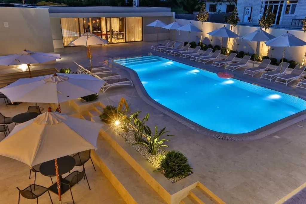 Prodaja, ugostiteljski objekat, 845m², Prijevor, Budva