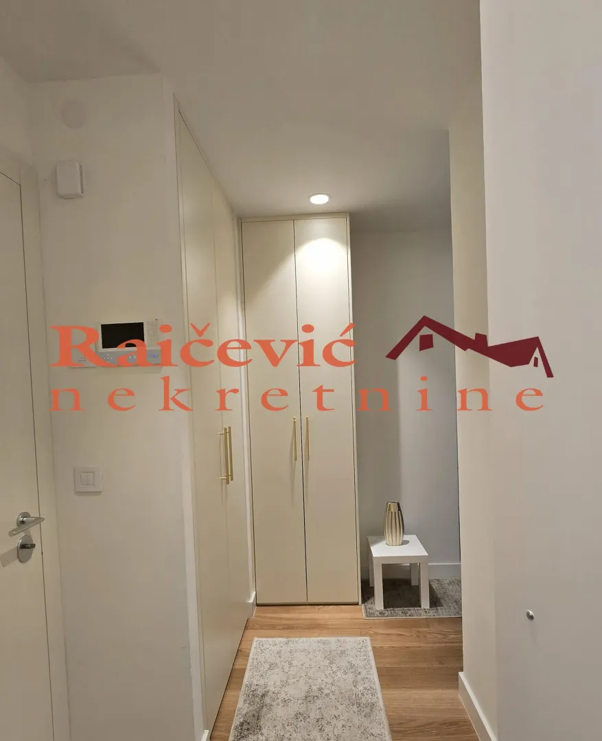 Sale, three bedroom apartment, 77m², Savski Venac, Beograd