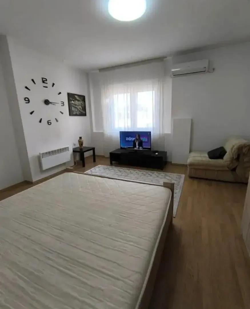 Izdavanje, dvosoban stan, 58m², Centar, Podgorica