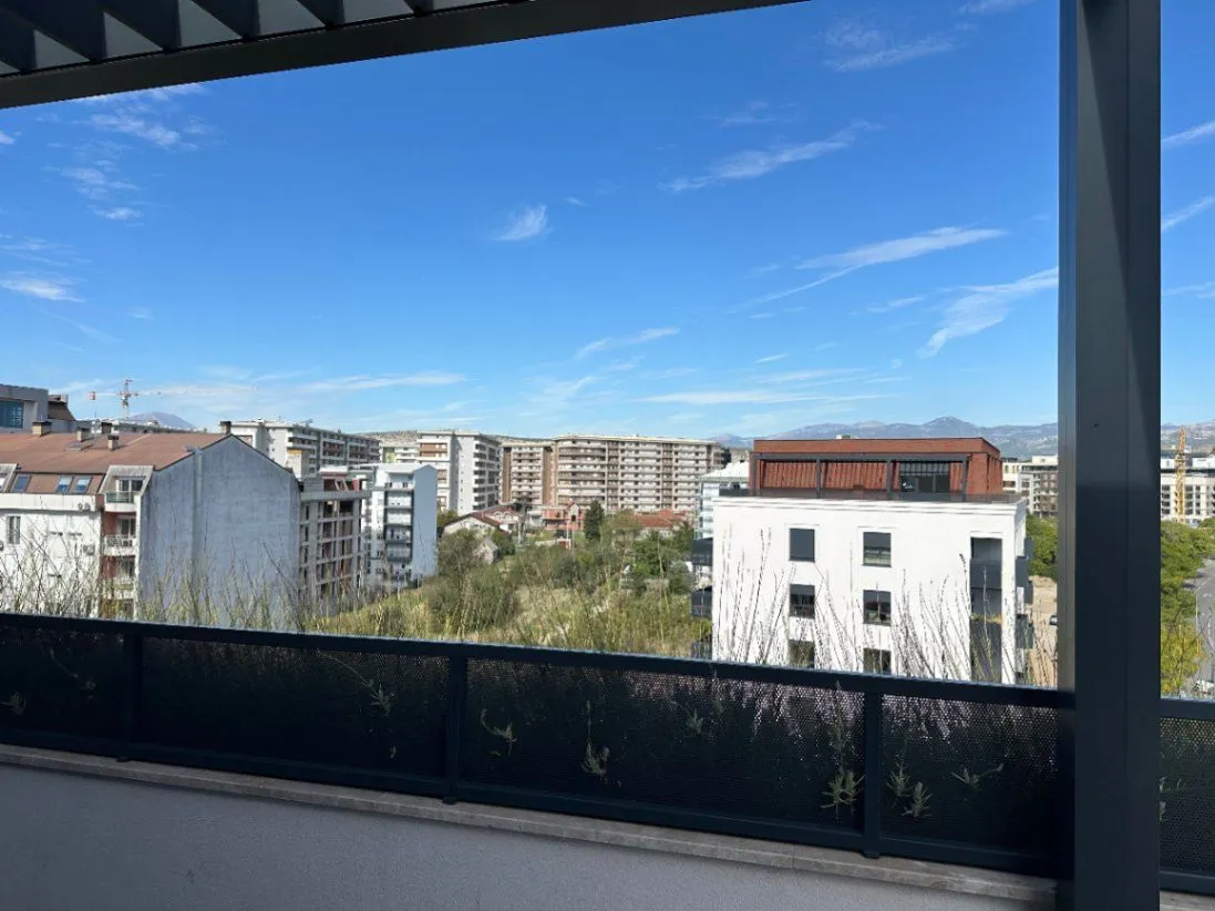 Prodaja, dvosoban stan, 63m², Krivi Most, Podgorica