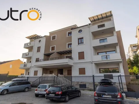 Sale, four bedroom apartment, 155m², Gorica C, Podgorica - image 2