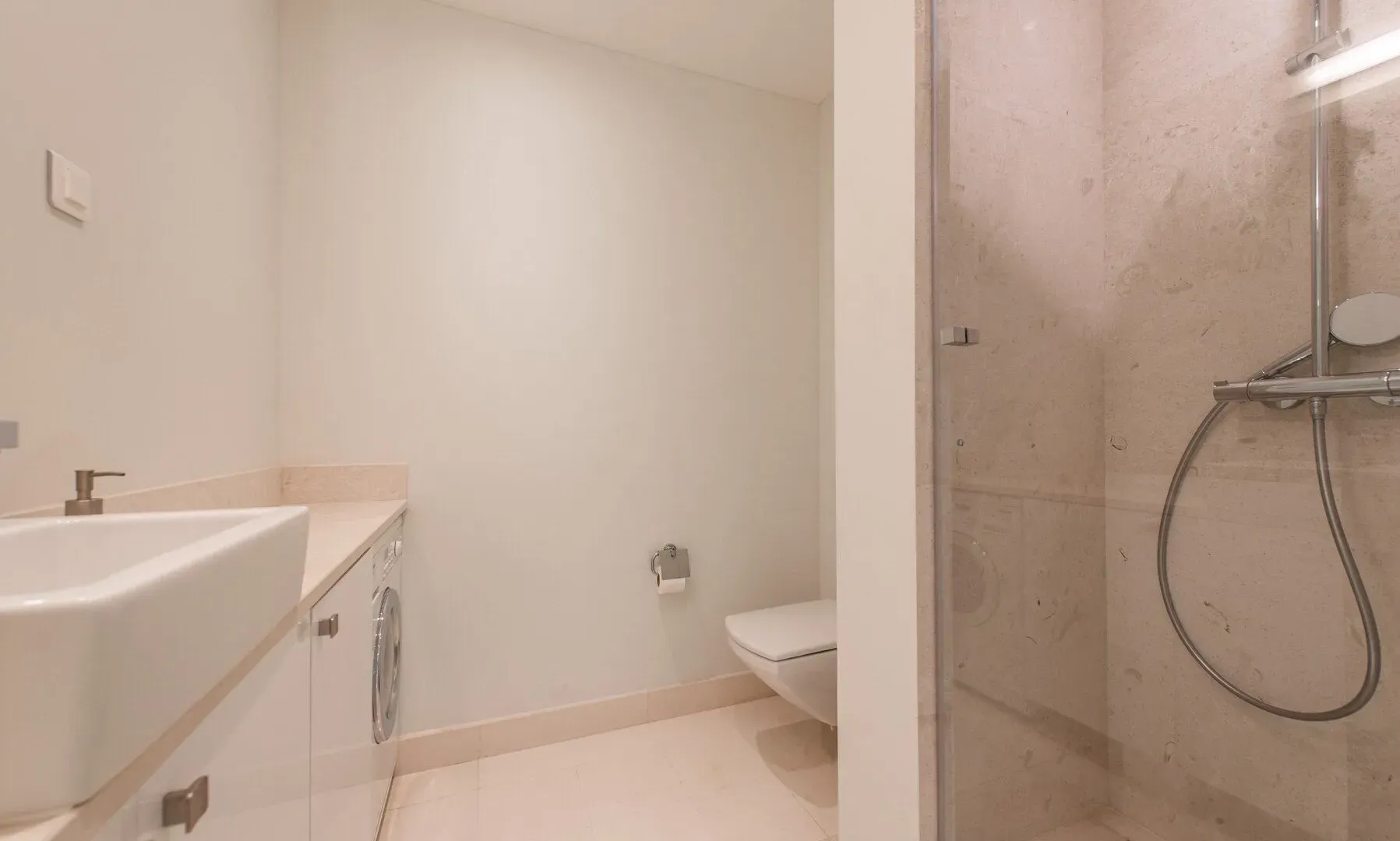 Izdavanje, dvosoban stan, 148m², Porto Montenegro, Tivat