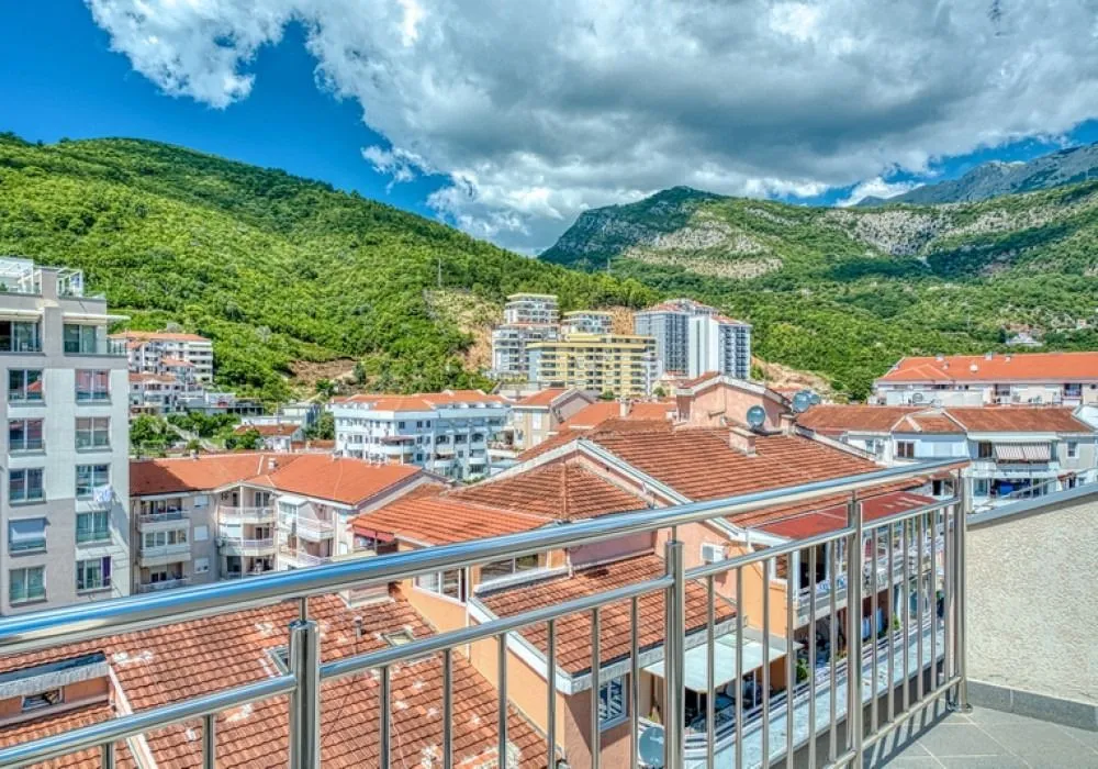 Prodaja, četvorosoban stan, 190m², Rozino, Budva