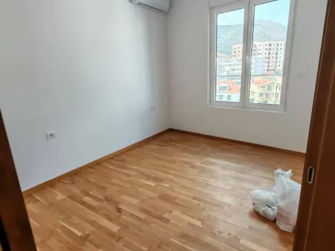 Sale, two bedroom apartment, 56m², Bečići, Budva - image 2