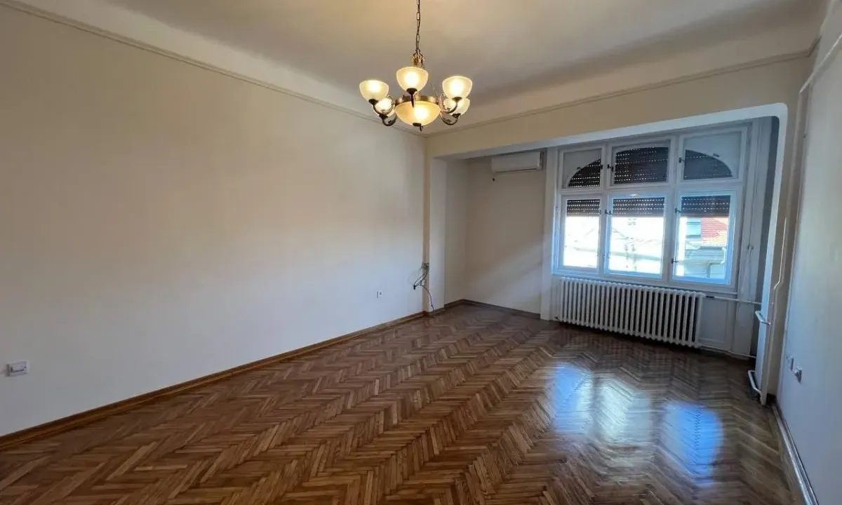 Izdavanje, poslovni prostor, 38m², Centar, Novi Sad