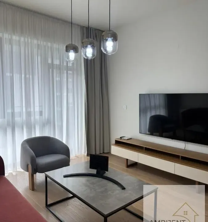 Izdavanje, trosoban stan, 72m², Savski Venac, Beograd