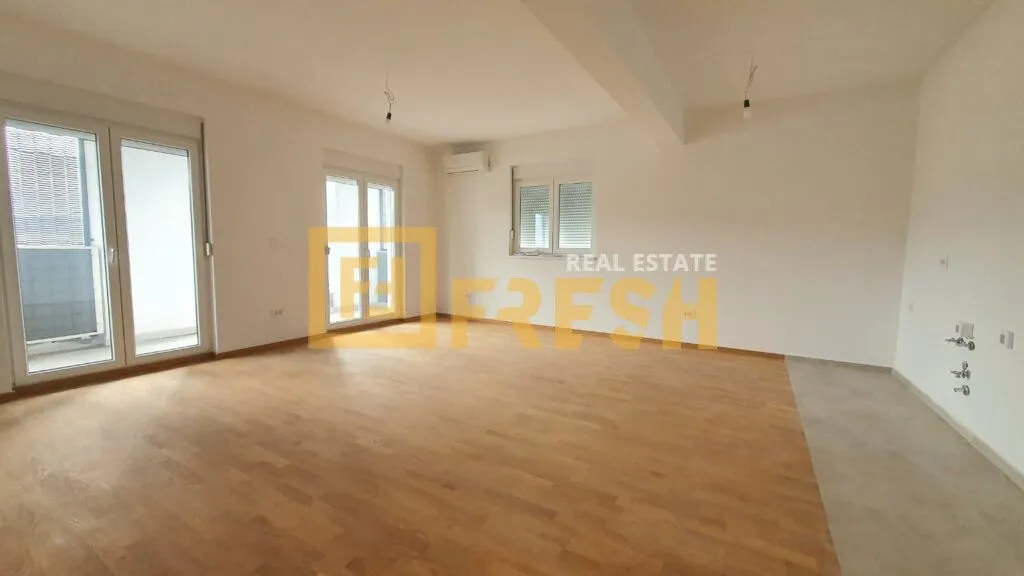 Prodaja, trosoban stan, 104m², Stari Aerodrom, Podgorica