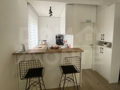 Rent, three bedroom apartment, 100m², Tivat, Crna Gora - image 7