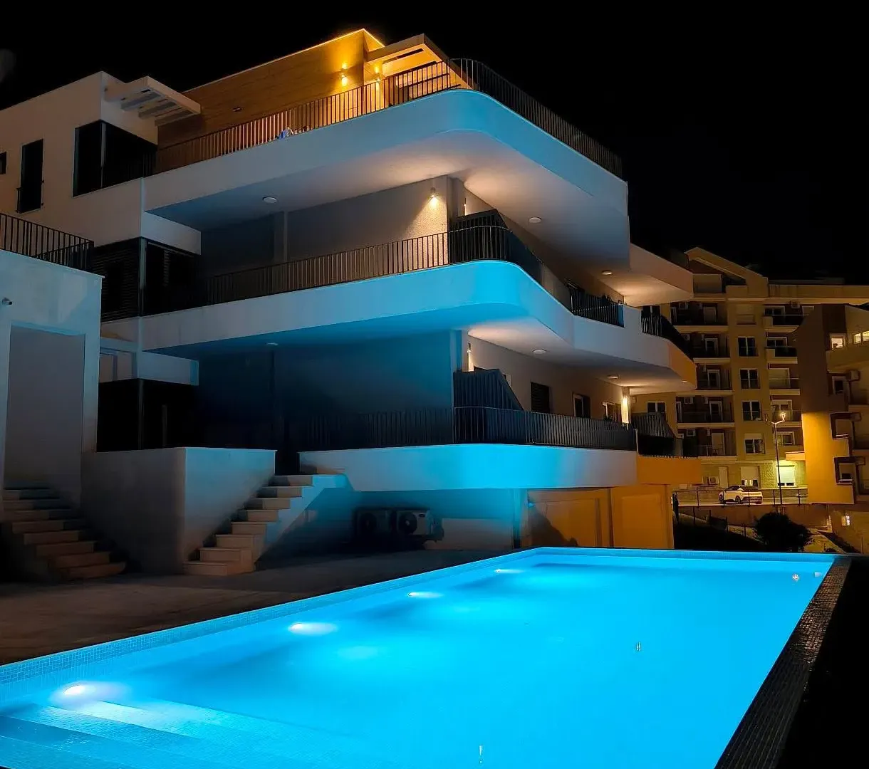 Prodaja, dvosoban stan, 51m², Dobrota, Kotor