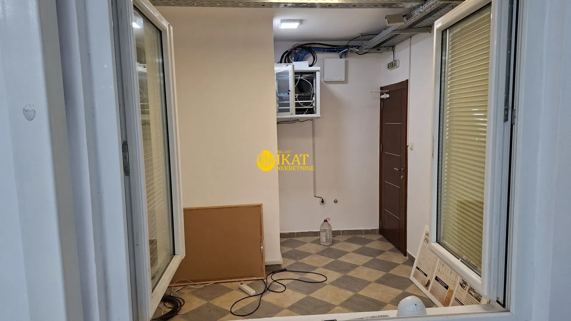 Rent, office space, 650m², Altina, Beograd