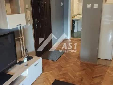 Rent, one bedroom apartment, 35m², Bulevar Oslobodjenja, Novi Sad Sve Podlokacije - image 2