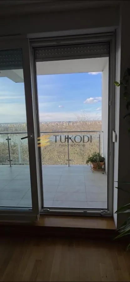 Prodaja, četvorosoban stan, 114m², Sremska Kamenica, Petrovaradin