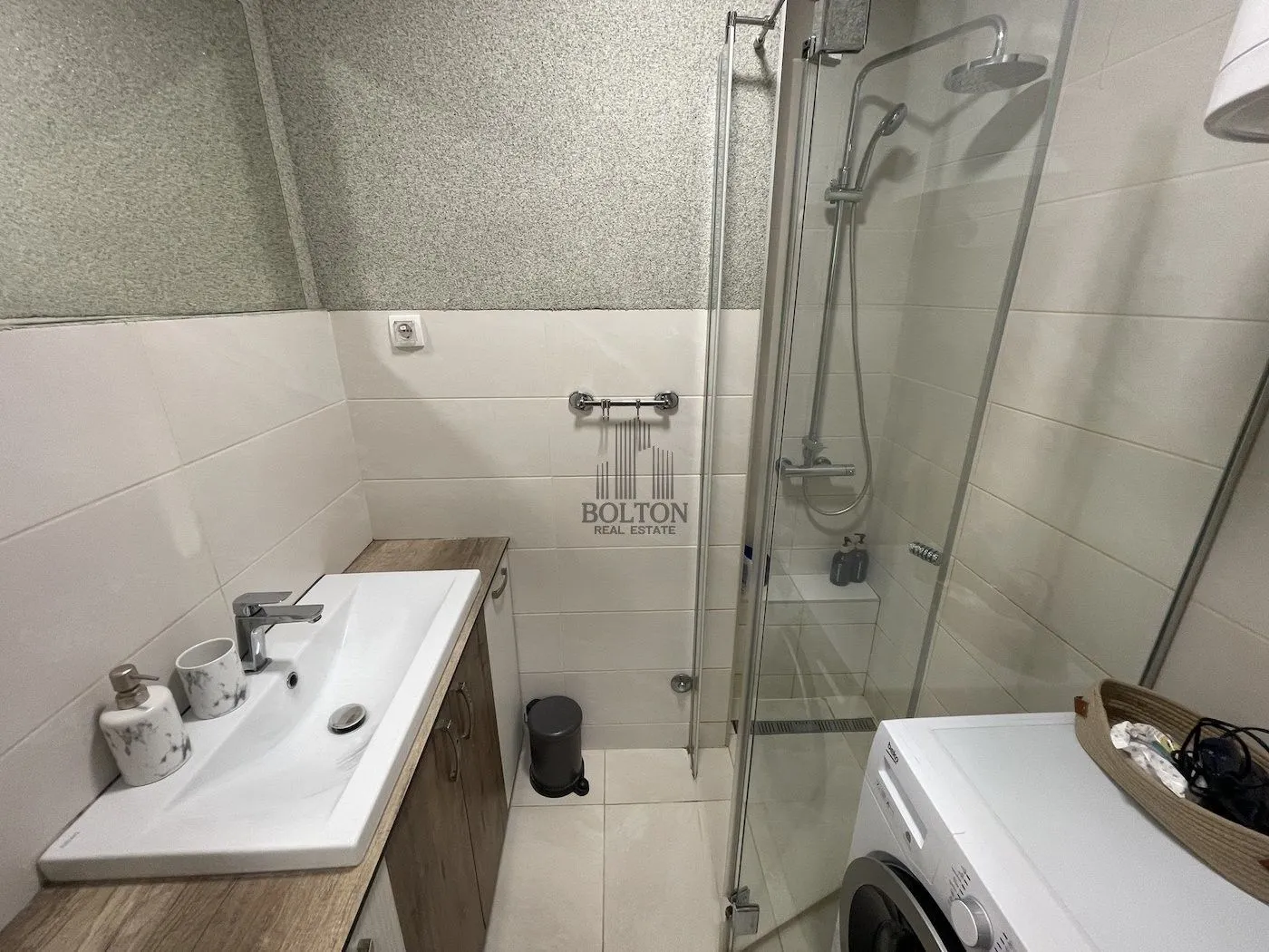 Rent, four bedroom apartment, 73m², Novi Beograd Blok 22, Novi Beograd Sve Podlokacije