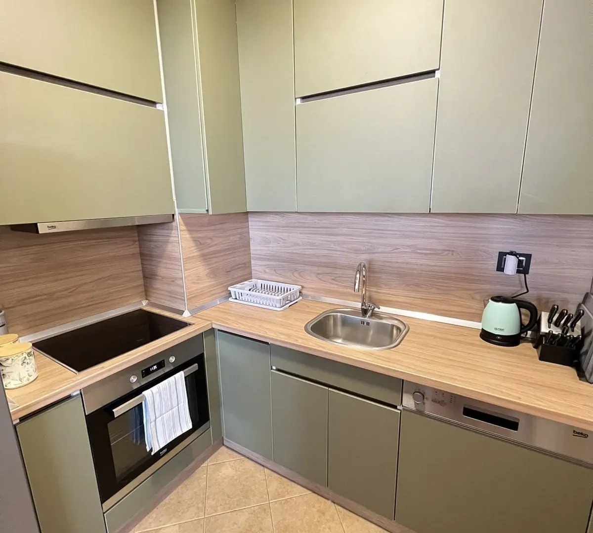 Izdavanje, jednosoban stan, 71m², Stari Aerodrom, Podgorica
