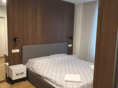 Rent, one bedroom apartment, 56m², Budva, Crna Gora - image 13