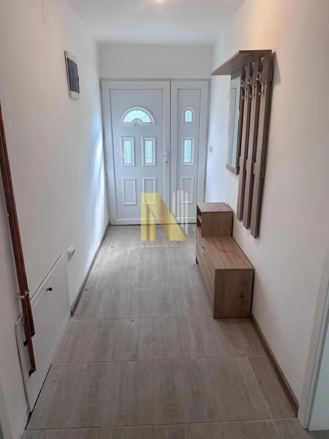 Izdavanje, trosoban stan, 65m², Veternik, Novi Sad Sve Podlokacije