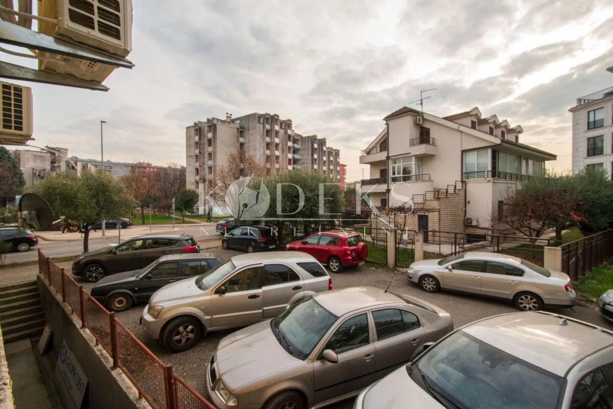 Rent, three bedroom apartment, 98m², City Kvart, Podgorica