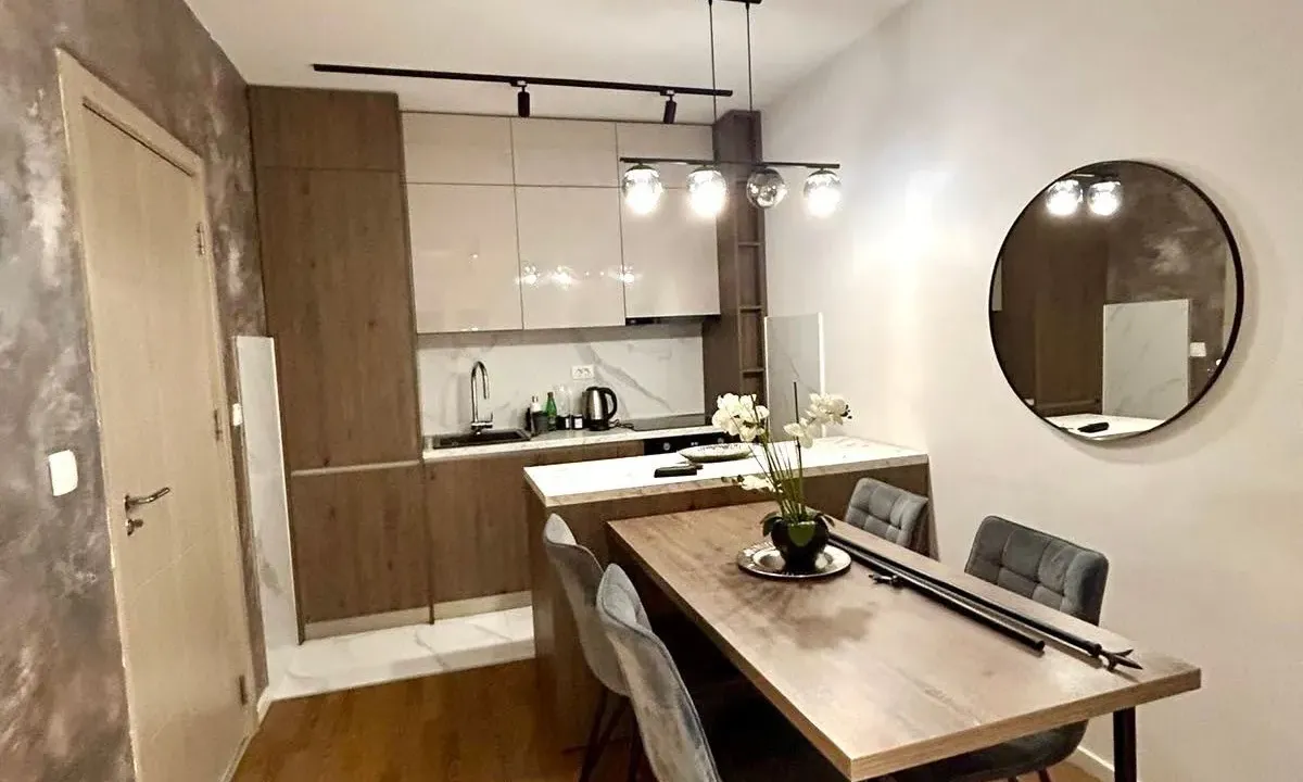 Izdavanje, dvosoban stan, 60m², Pobrežje, Podgorica