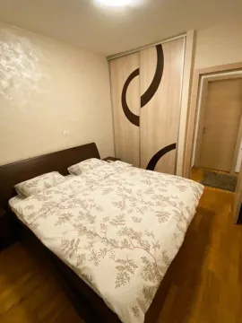 Izdavanje, trosoban stan, 120m², City Kvart, Podgorica - image 10