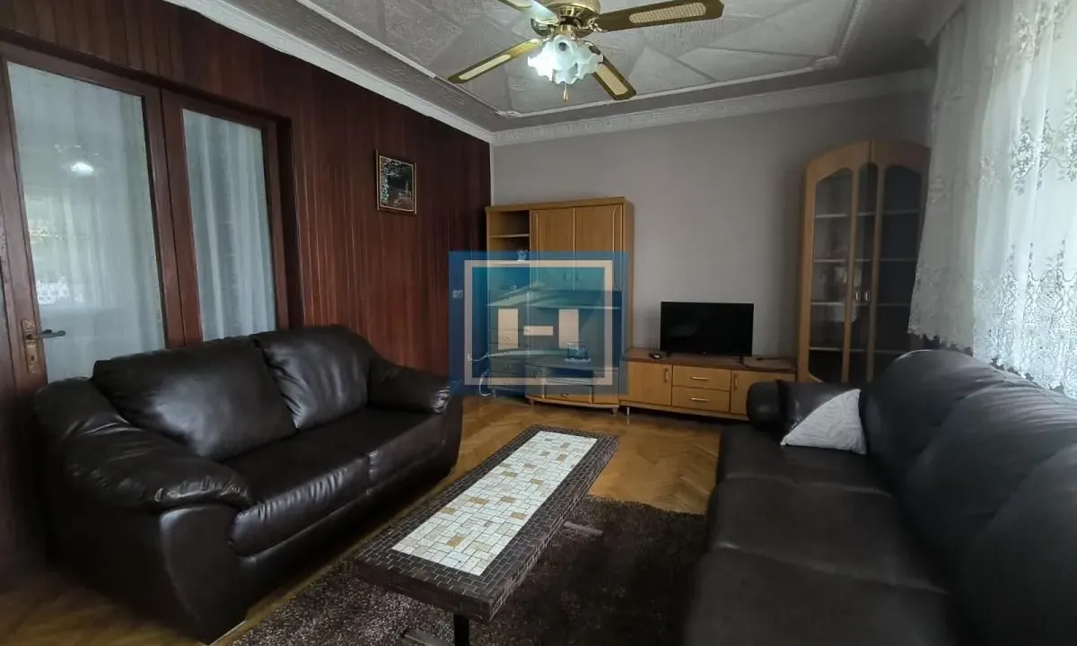 Izdavanje, kuća, 97m², Moravski park, Ćuprija