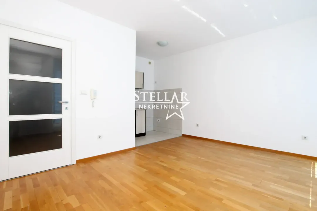 Izdavanje, dvosoban stan, 59m², Konik, Podgorica