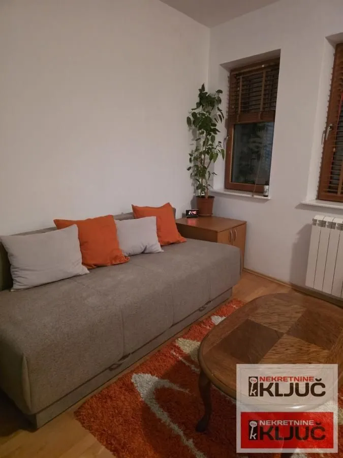 Izdavanje, garsonjera, 25m², Bulevar Oslobodjenja, Novi Sad Sve Podlokacije