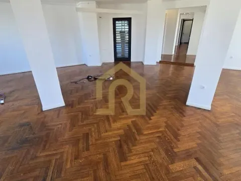 Izdavanje, poslovni prostor, 270m², Stari Grad, Beograd