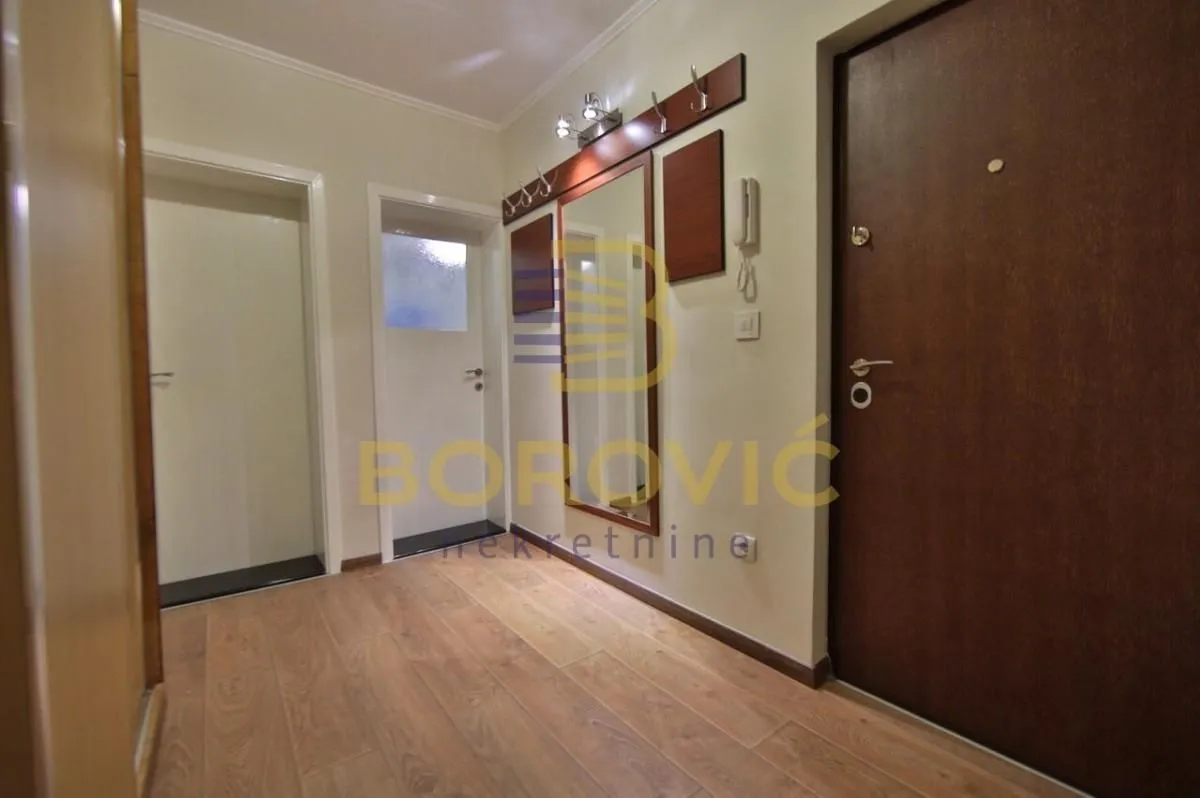 Prodaja, dvosoban stan, 57m², Gundulićev Venac, Beograd