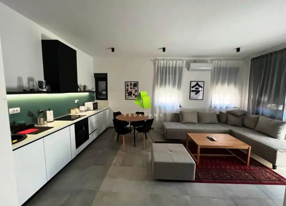Izdavanje, trosoban stan, 71m², Medijana, Niš