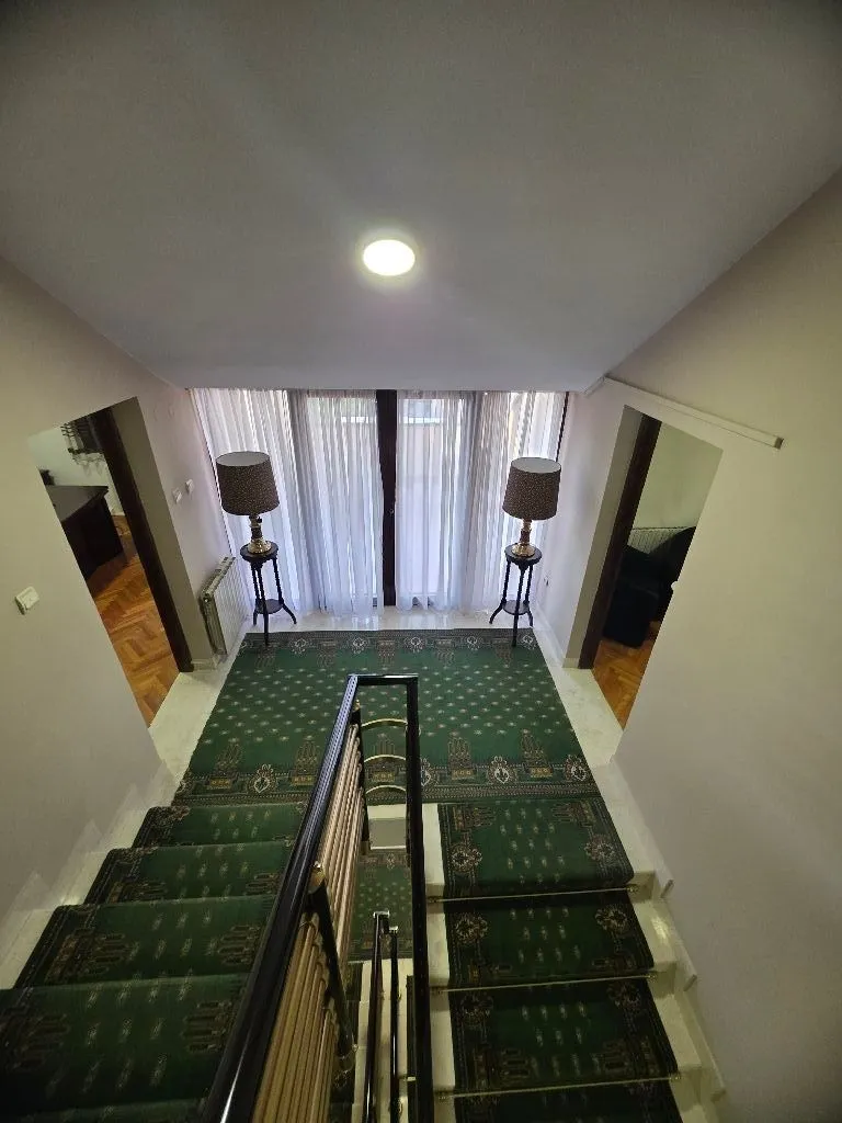 Rent, house, 270m², Centar, Podgorica
