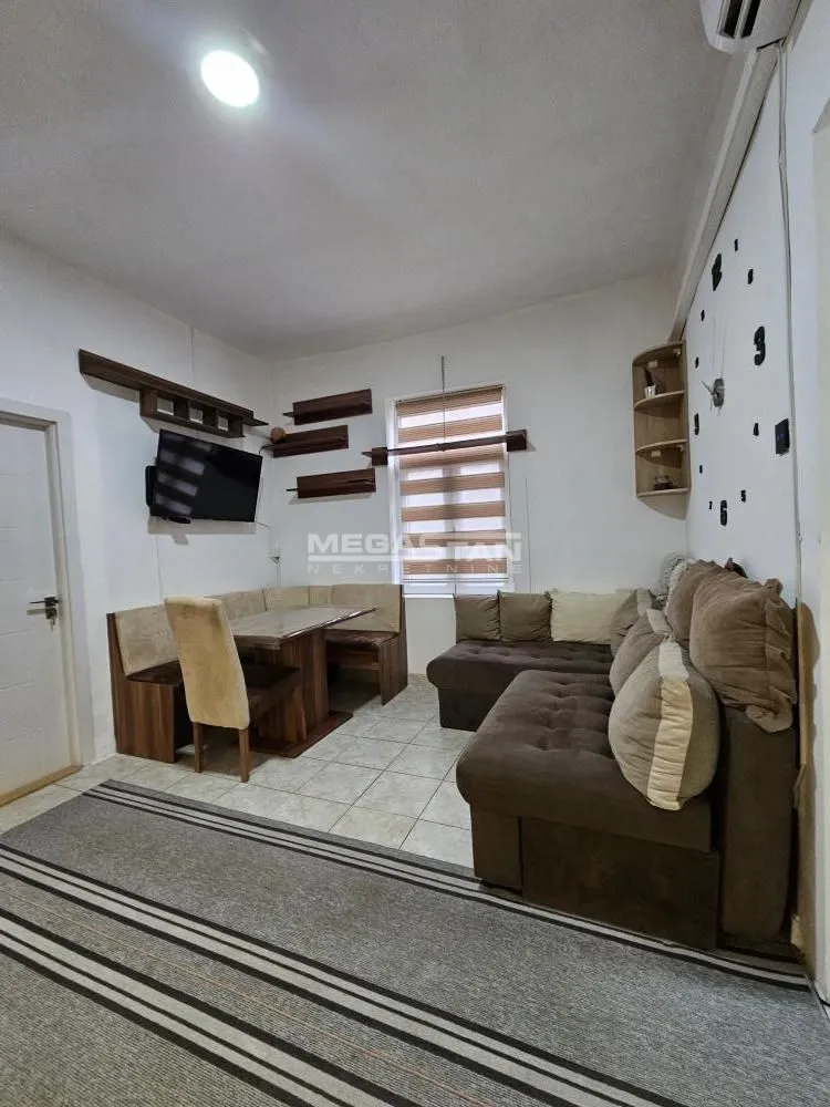 Izdavanje, kuća, 51m², Stari Grad, Beograd