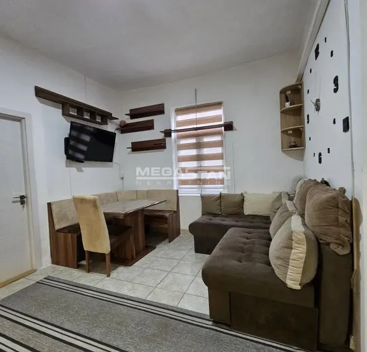 Izdavanje, kuća, 51m², Stari Grad, Beograd