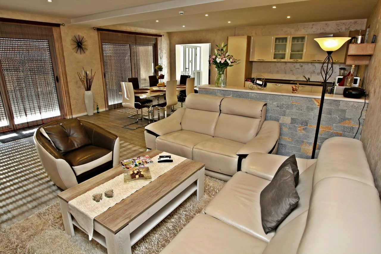 Stan-na-dan, četvorosoban stan, 153m², Krimovica, Kotor