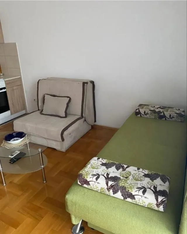 Rent, studio apartment, 29m², Stari Aerodrom, Podgorica